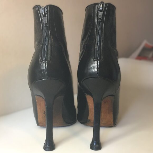 MANOLO BLAHNIK Black Leather Point Toe Ankle Boots  💋 SIZE 38 - Picture 8 of 16